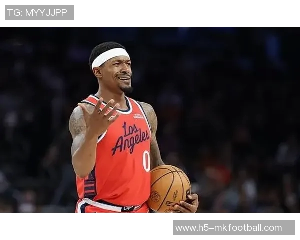 快船总经理透露比尔伤情好转臀部膝盖问题将一并解决